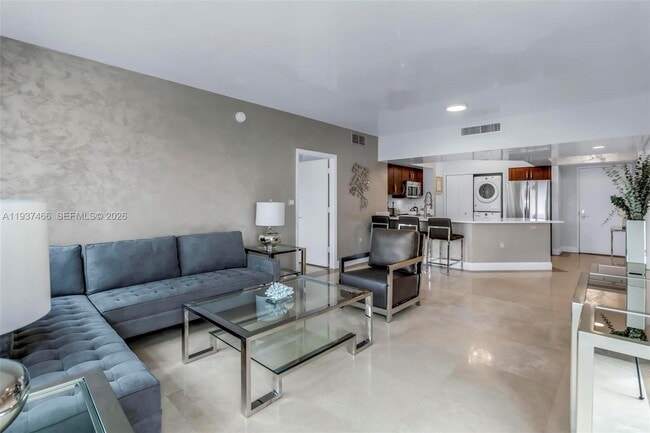 Building Photo - 20000 E Country Club Dr