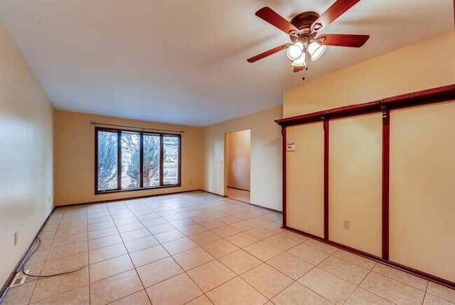 Building Photo - 10 Crofton Rd, Oswego, IL, 60543