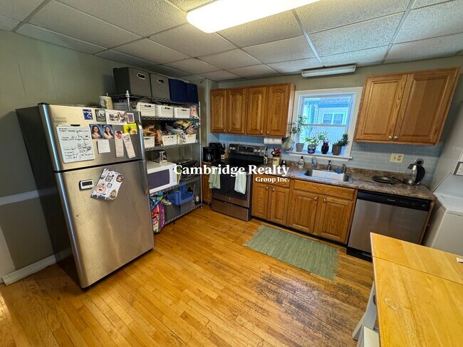 Foto del edificio - 735 Somerville Ave