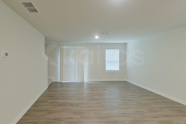 Building Photo - 332 Ironwood Ct