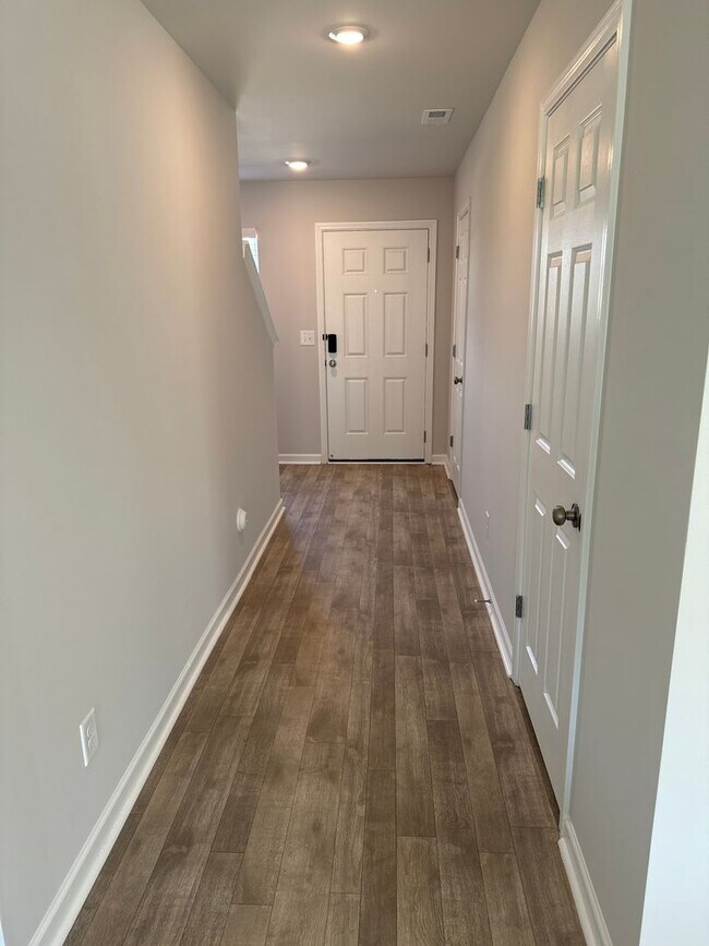 Foto del edificio - NOW AVAILABLE | Beautiful 3-Bedroom, 2.5-Bath Townhome in Driftwood | Lincoln Schools