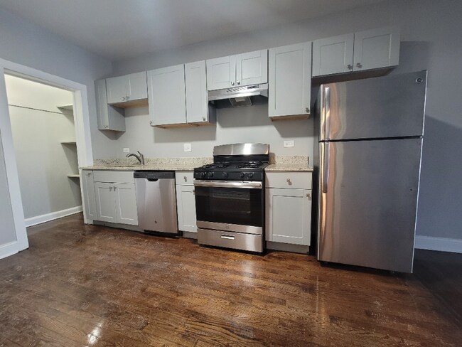 Building Photo - 7634 S Drexel Ave