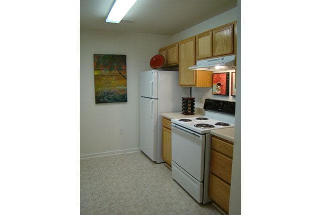 Kitchen - Legacy Park Apartments