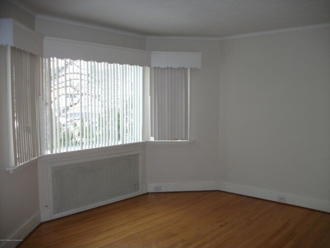 Foto del edificio - 1012 N Webster Ave