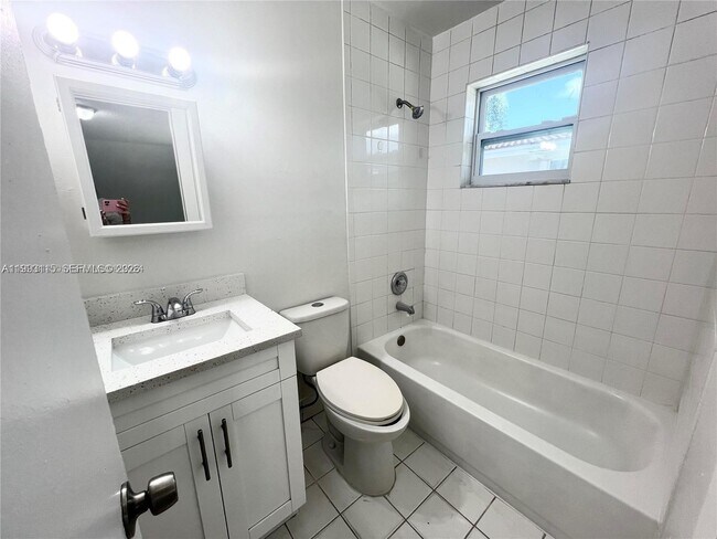 Foto del edificio - 951 SW 7th St