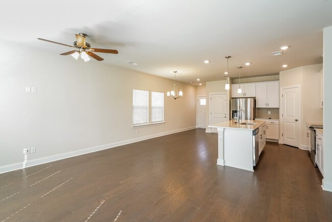 Building Photo - 1731 Tahoma Dr