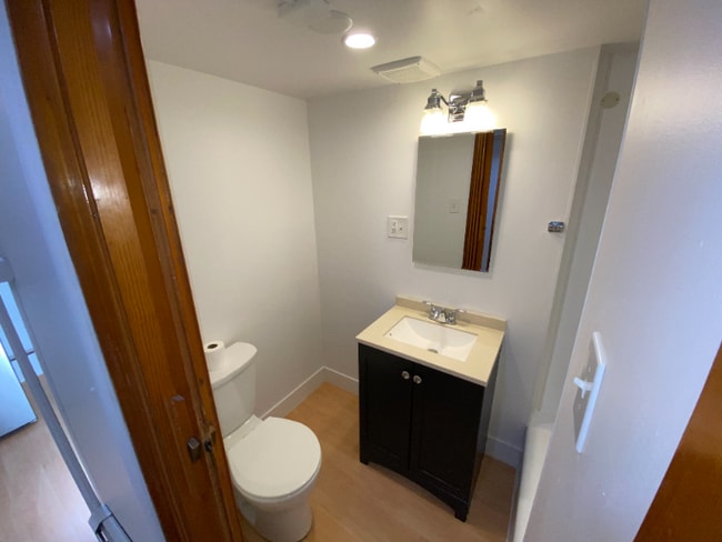 Foto del edificio - 521 S Bryan Ave