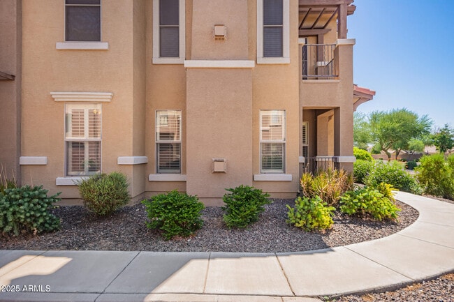 Foto del edificio - 14250 W Wigwam Blvd