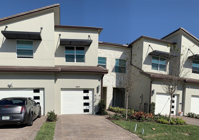Foto del edificio - 8959 Kingsmoor Wy