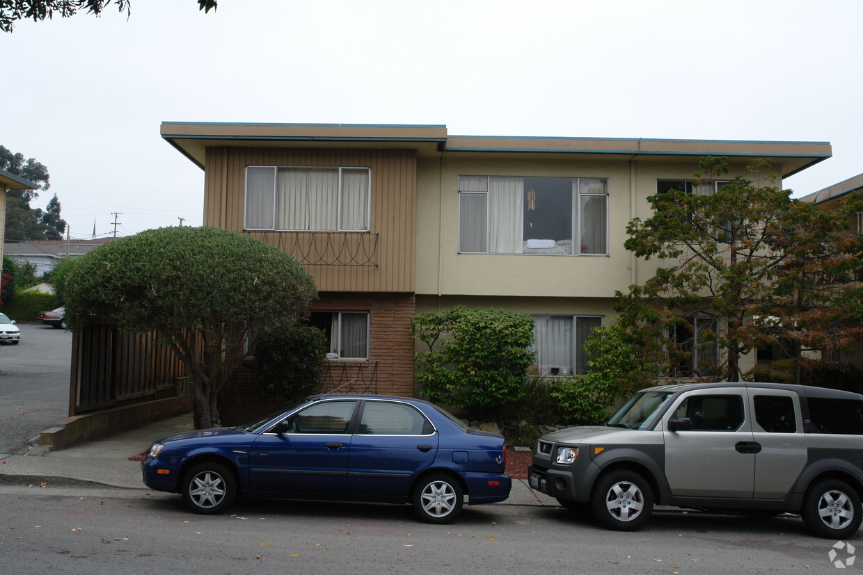 Primary Photo - 1365 Broadway