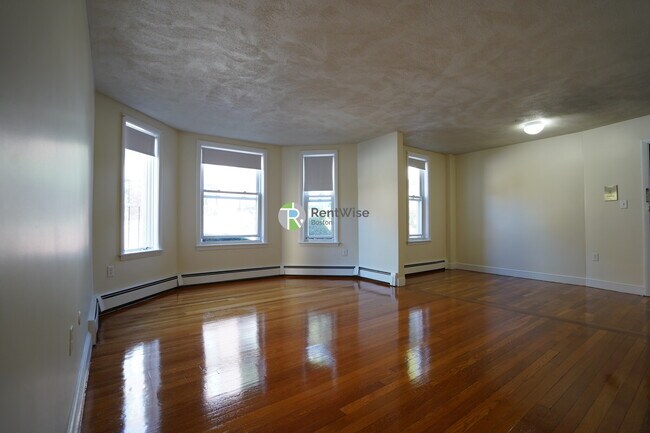 Building Photo - 312 Tappan St