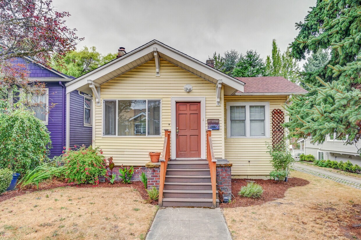 Foto principal - 5315 9th Ave NE