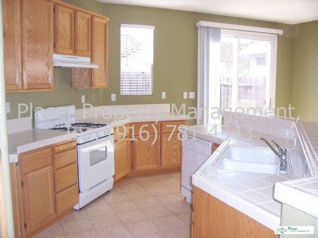 Building Photo - 5804 Ridgepoint Dr