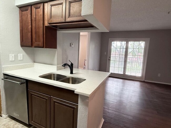 Foto del edificio - 208 Afton Square