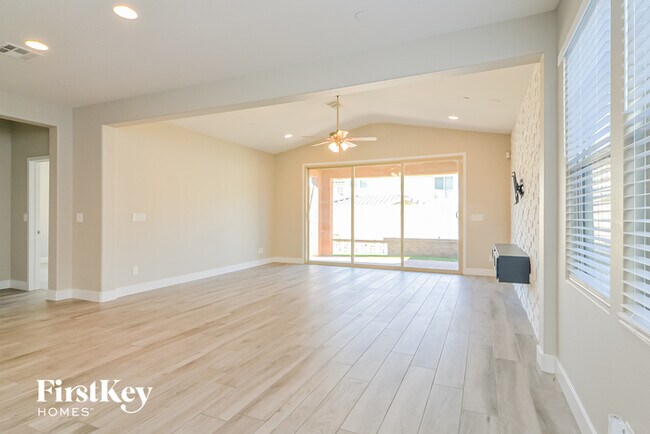 Building Photo - 272 Kindly Way