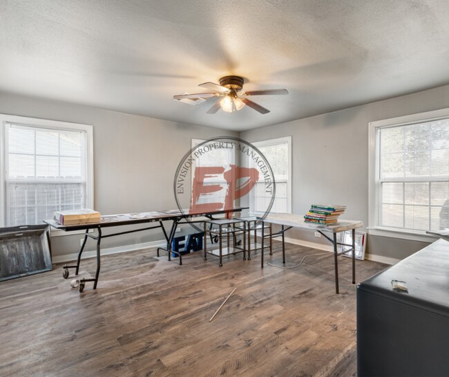 Foto del edificio - 3201 Live Oak Ave