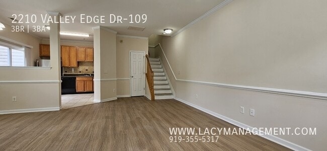 Building Photo - 2210 Valley Edge Dr