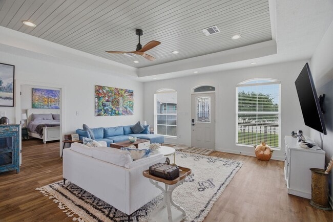 Building Photo - 7238 Pirates Cove