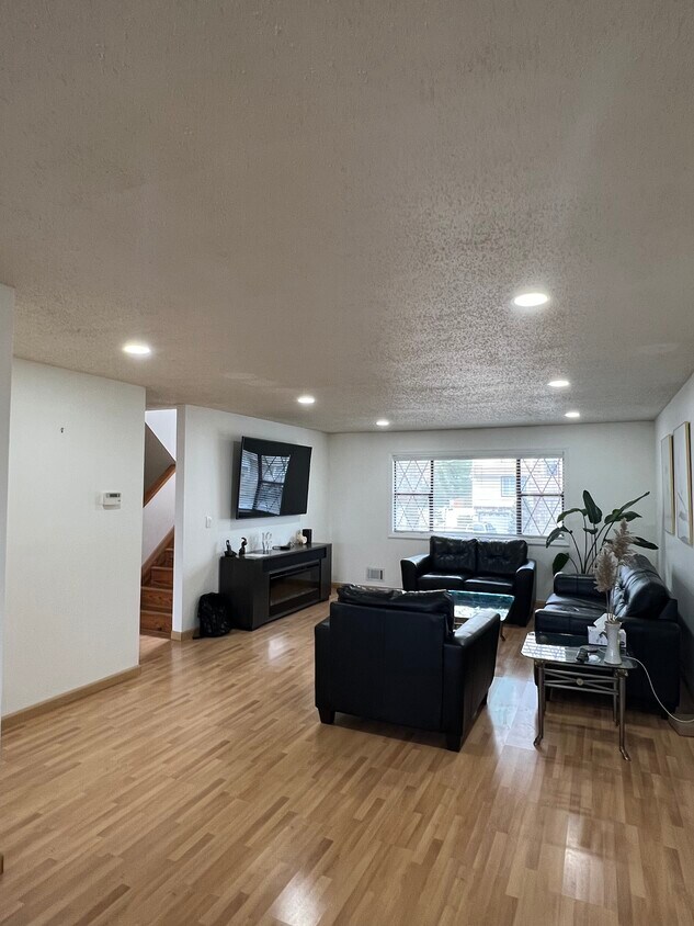 36 Dortmunder Dr, Manalapan, NJ 07726 Townhome Rentals in Manalapan