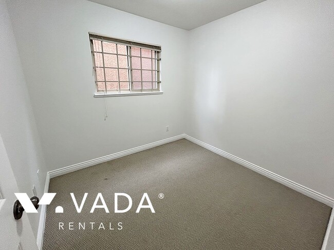 Photo du bâtiment - 1885 E 55th Ave