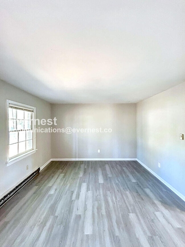 Foto del edificio - 4609 Hillbrook Ave