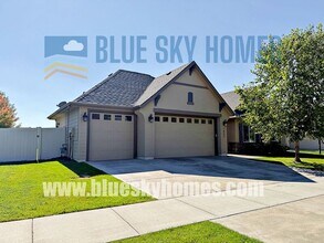 1405 W Elias Dr
