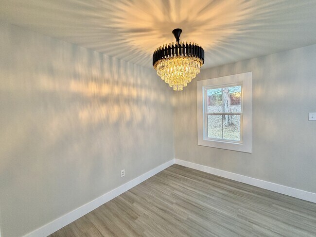 Building Photo - 5958 Scottsdale Dr