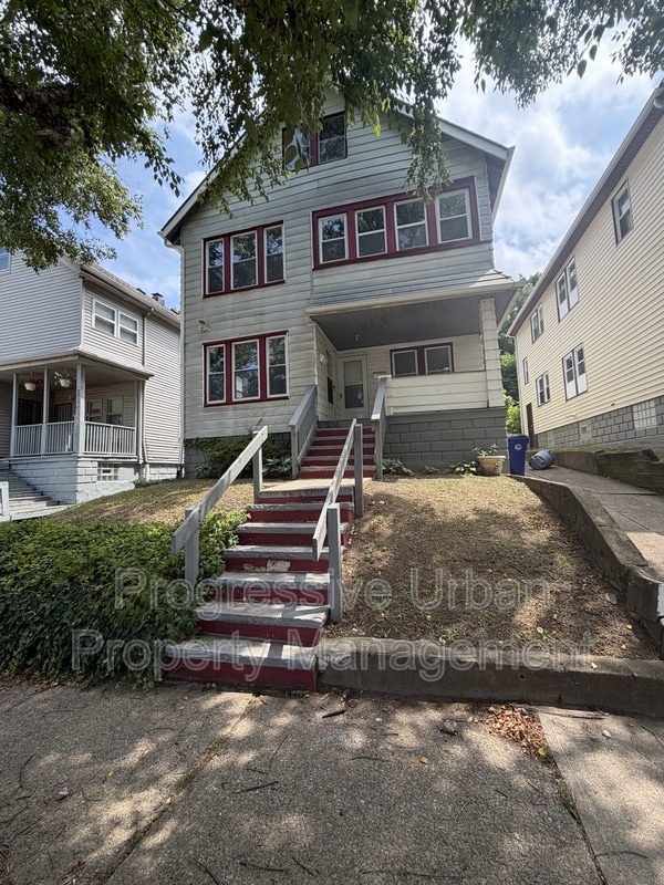 Building Photo - 3235 W 121st St
