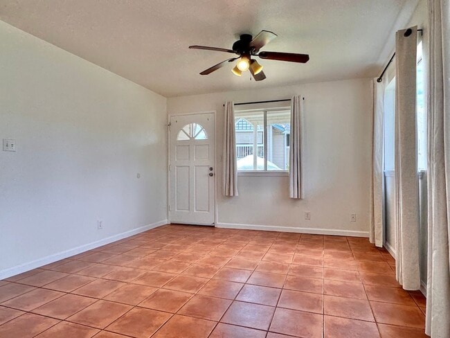 Building Photo - 2 Bed/1.5 Bath Halelani Village Condo with a Fenced Yard