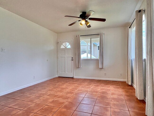 Foto del edificio - 2 Bed/1.5 Bath Halelani Village Condo with a Fenced Yard