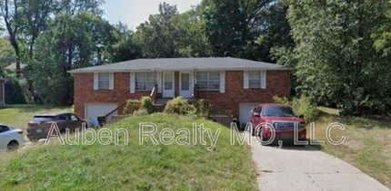 Building Photo - 5136 N Oakley Ave