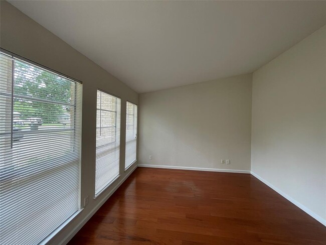 Foto del edificio - 1507 Big Meadow Dr