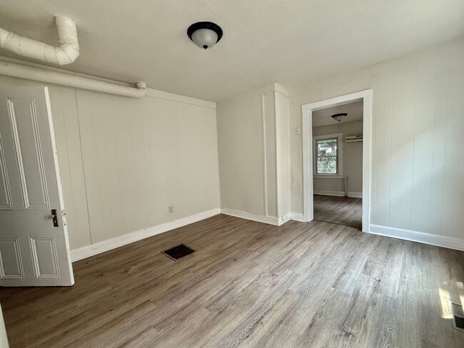 Building Photo - Updated 2 Bedroom Home FOR RENT in Bridget...