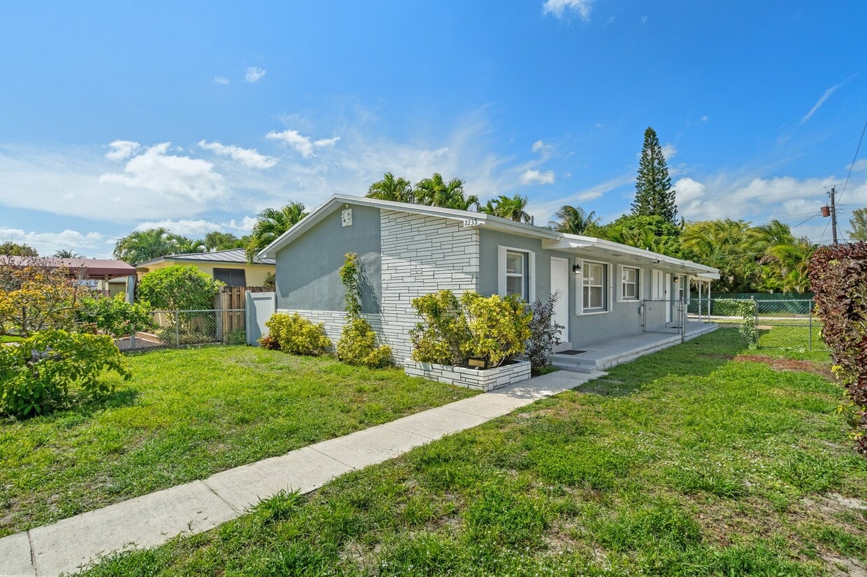 Photo - 2235 Coolidge St (Hollywood, FL)