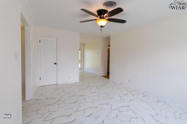 Foto del edificio - 1624 Sunnyside Ln