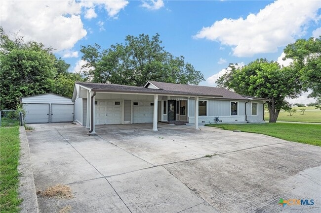Building Photo - 1524 E Avenue B