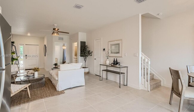 Building Photo - 413 NE 1st Ave