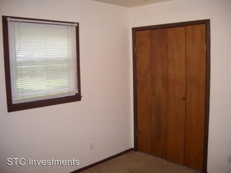 Building Photo - 3 br, 1 bath House - 427 W. Orchard