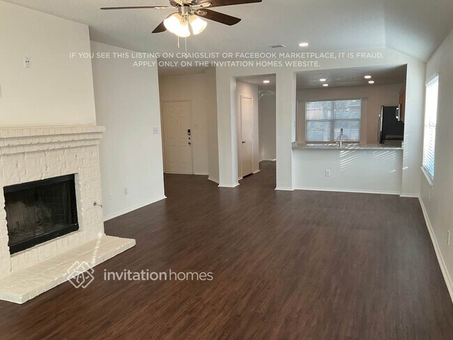 Foto del edificio - 2817 Goldfinch Dr