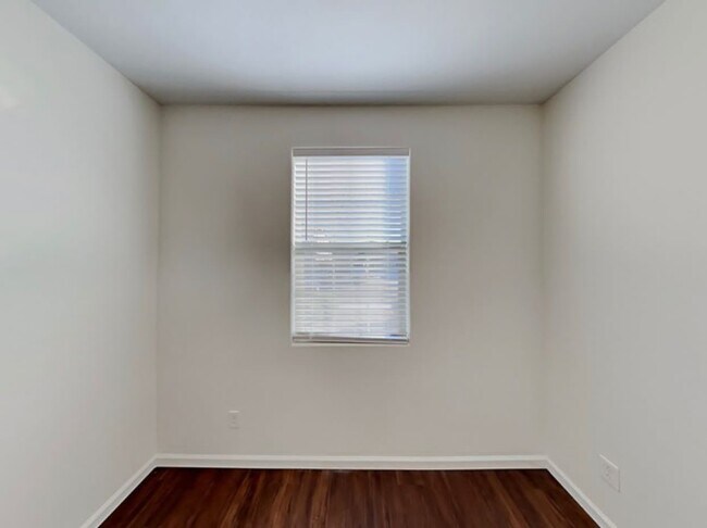 Foto del edificio - 4378 W Kirkland Ave