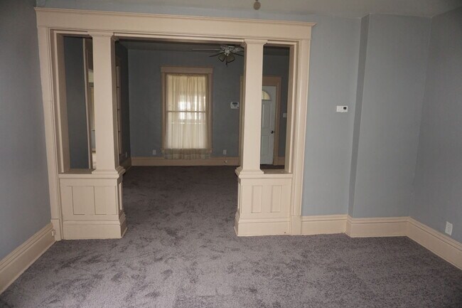 Foto del edificio - 217 E Prairie St