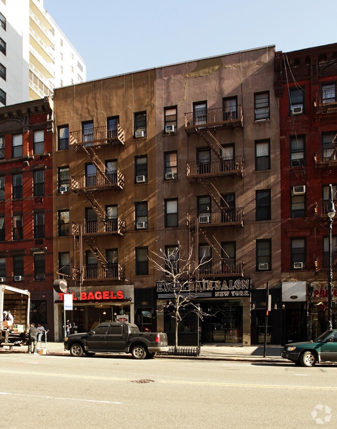 Building Photo - 335 E 86th St