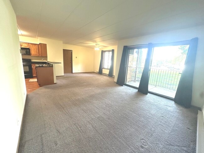 Building Photo - 641 Briar Hill Ln