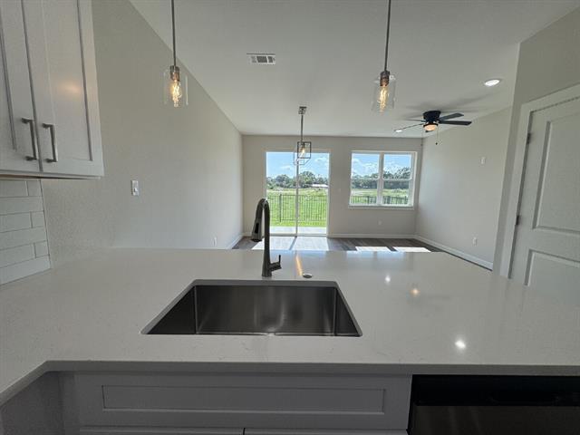 Foto del edificio - 549 Galt Dr