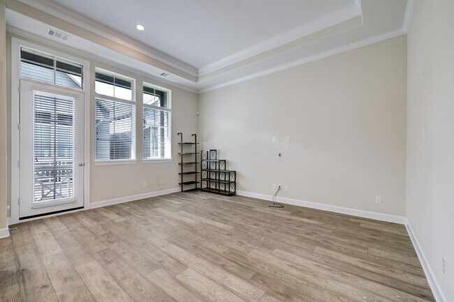 Foto del edificio - 2119 Naomi St