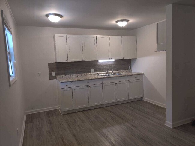 Foto del edificio - 3300 Starlight Dr
