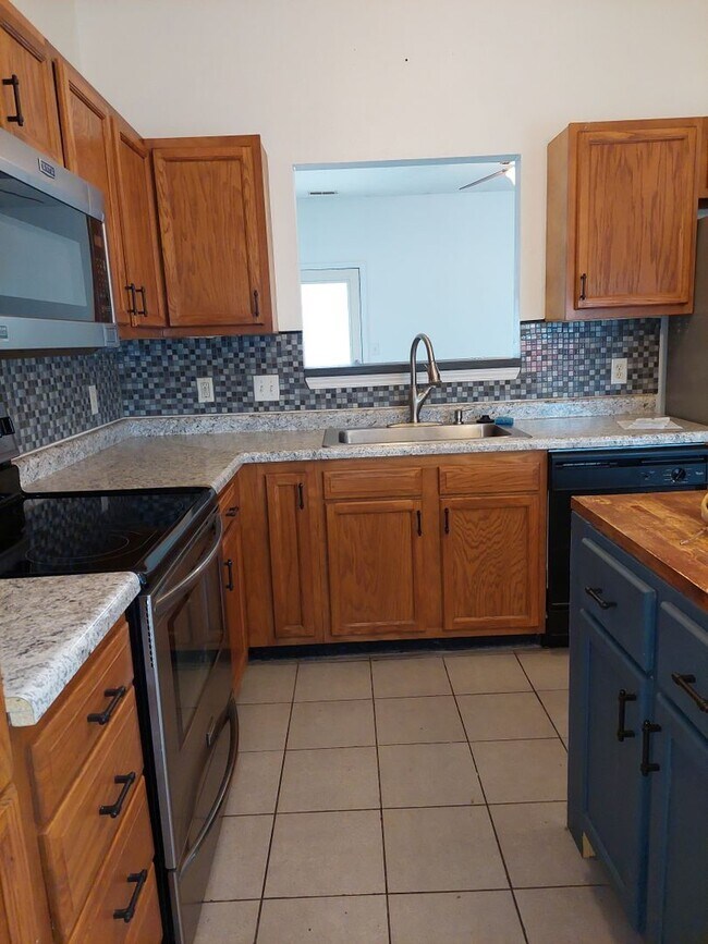 Foto del edificio - 3 Bedroom 2 Bath Single Family Home