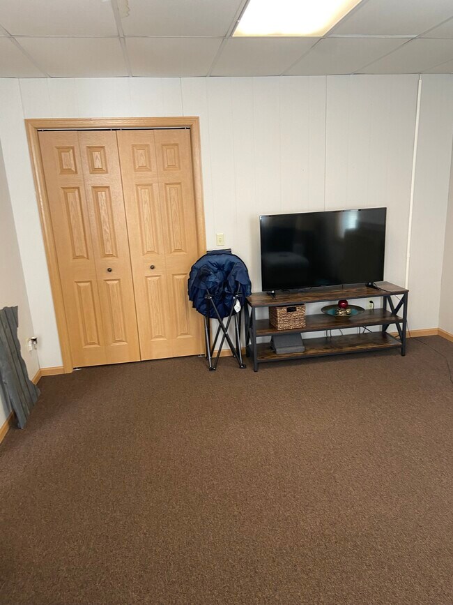 Bedroom - 201 W Main St