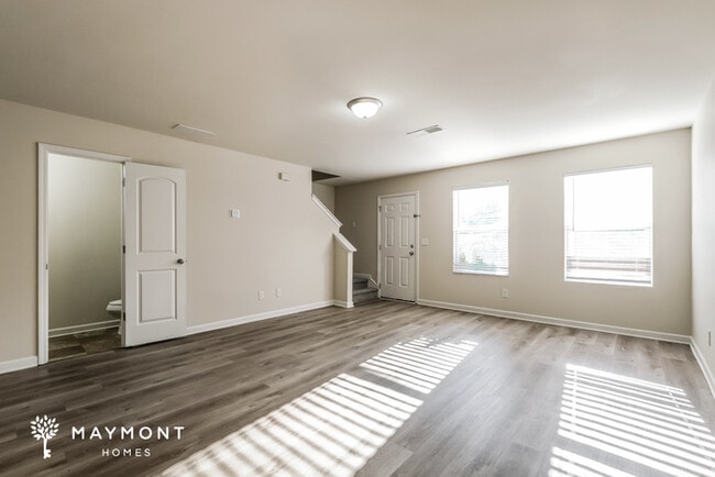 Building Photo - 1305 Forsythia Wy