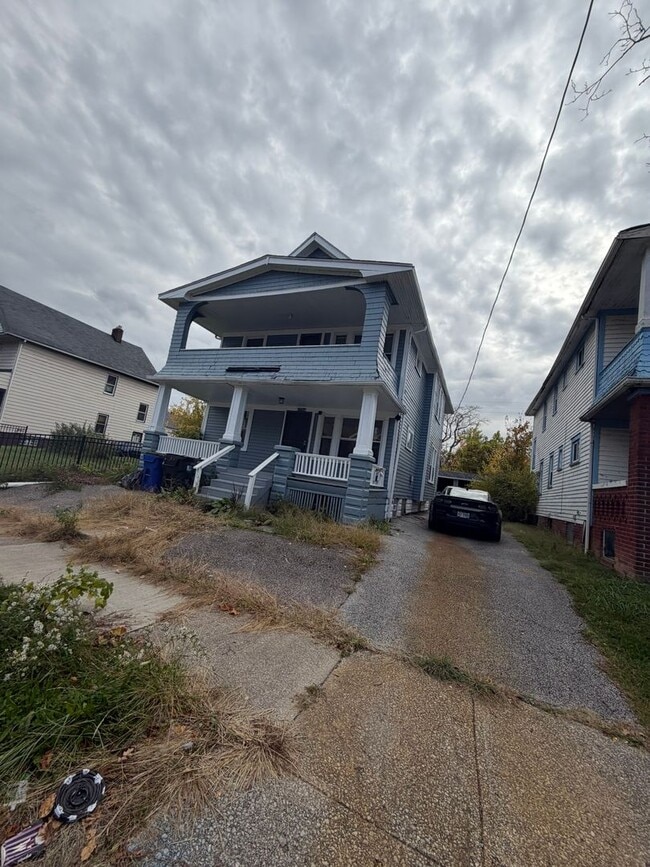 Foto del edificio - 12706 Parkhill Ave